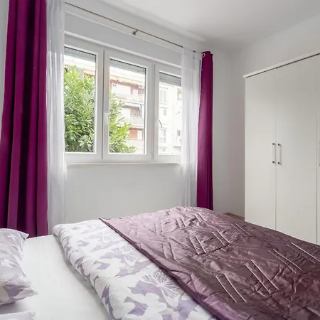 Apartment Enny Fuer 4 Personen In Nur 300m Vom Und 10 Gehminuten Vom Altstadt Porec