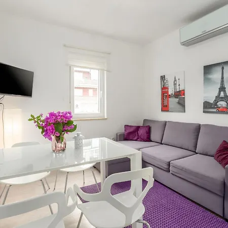 Enny Fuer 4 Personen In Nur 300m Vom Und 10 Gehminuten Vom Altstadt Apartment Porec